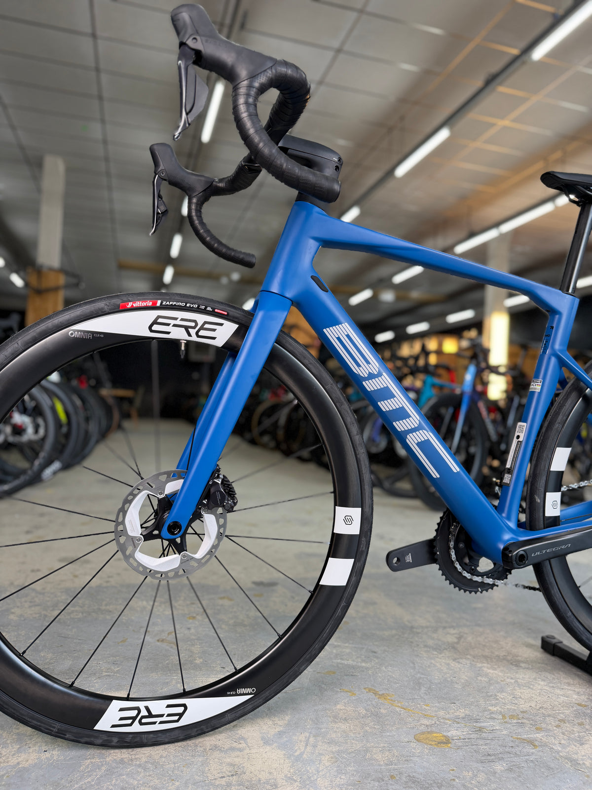 NIEUW BMC Roadmachine TWO Di2 Carbon Racefiets