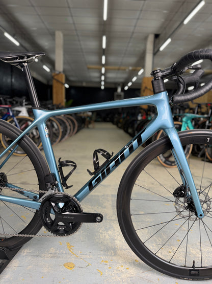 Giant TCR Advanced Pro Di2 Carbon Road Bike