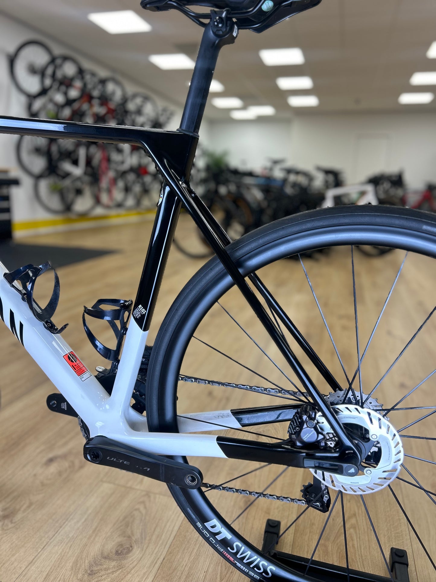 2024 500km Canyon Ultimate Di2 Carbon Racefiets