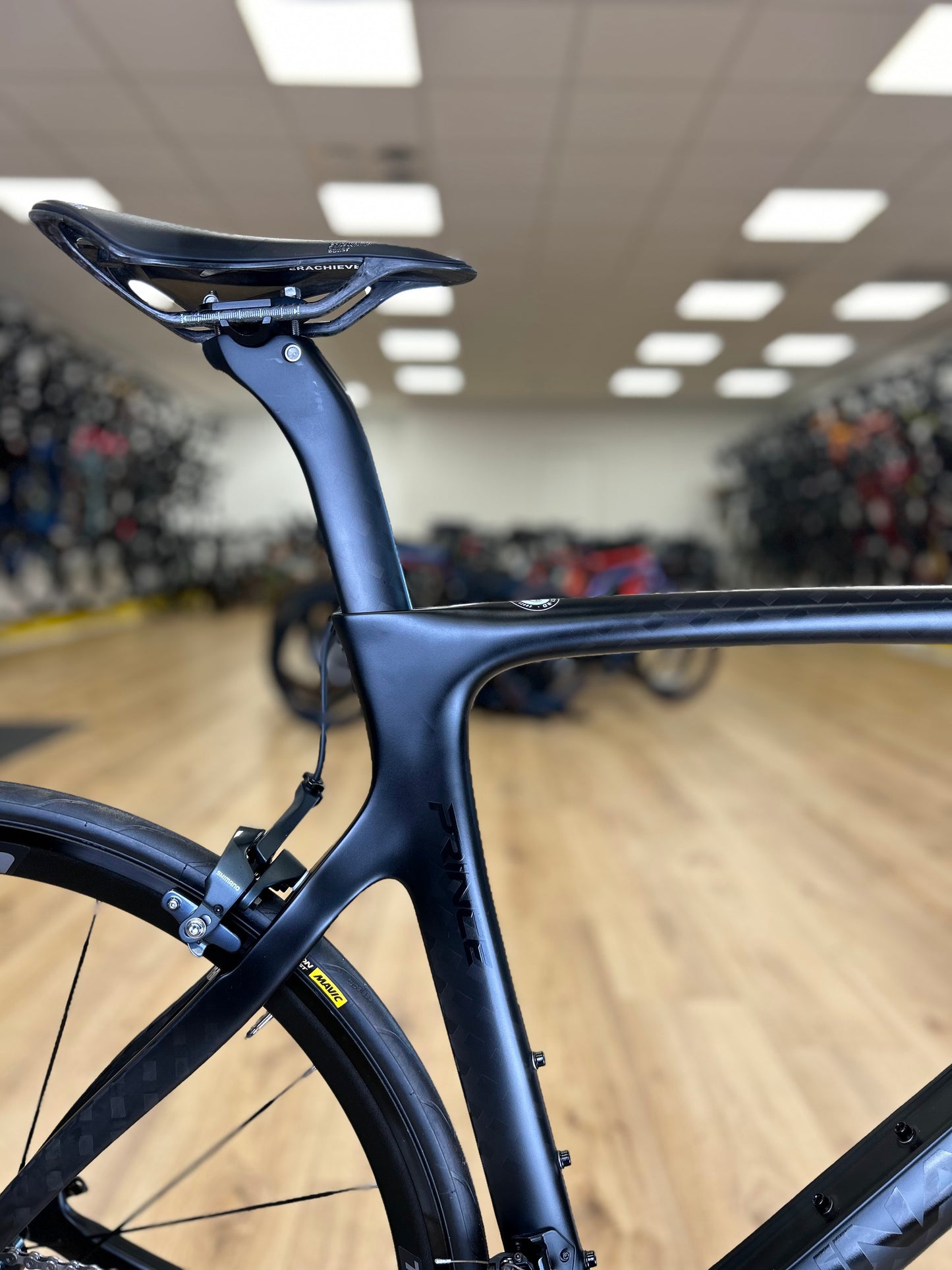 Showroom Pinarello Prince Carbon Ultegra Racefiets