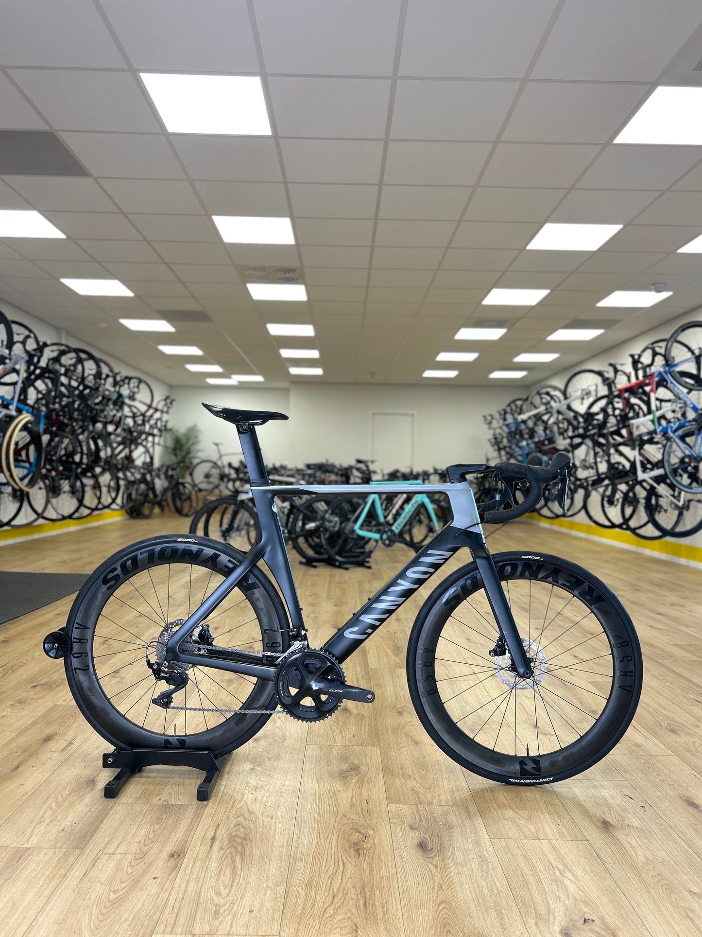 Canyon Aeroad Carbon Disc Racefiets