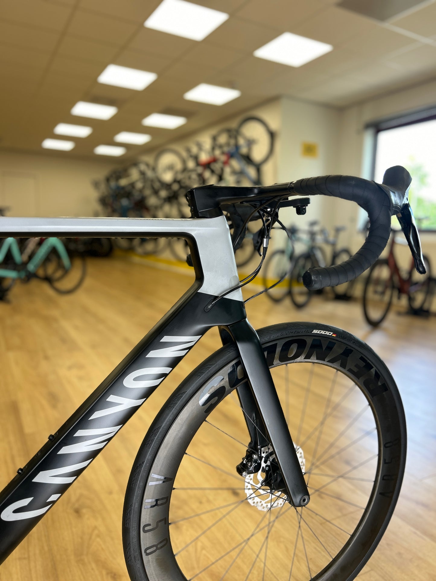 Canyon Aeroad Carbon Disc Racefiets