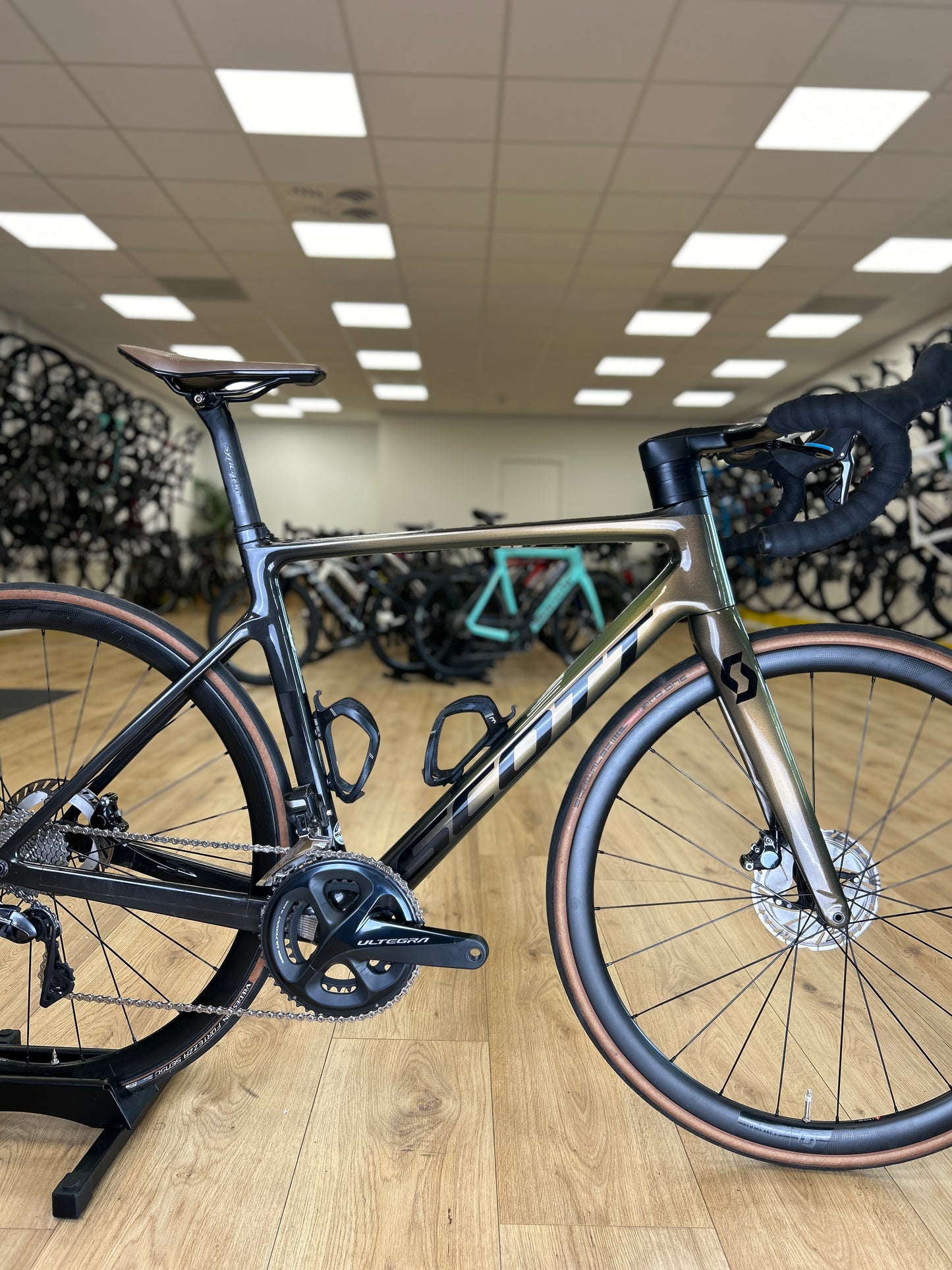 Scott Addict RC Di2 Carbon Disc Racefiets