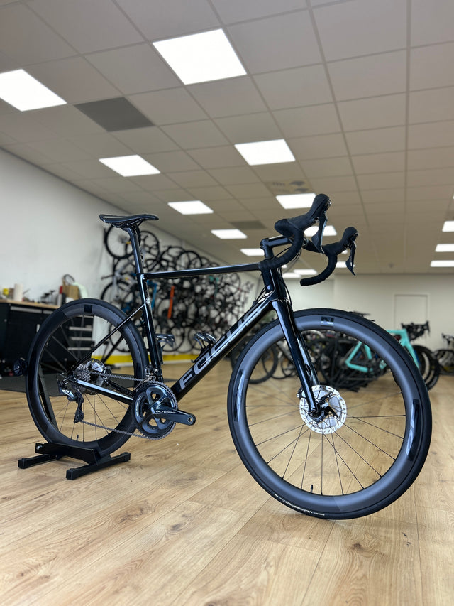 Focus Izalco Carbon Disc Racefiets