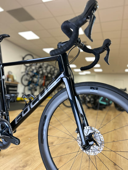 Focus Izalco Carbon Disc Racefiets