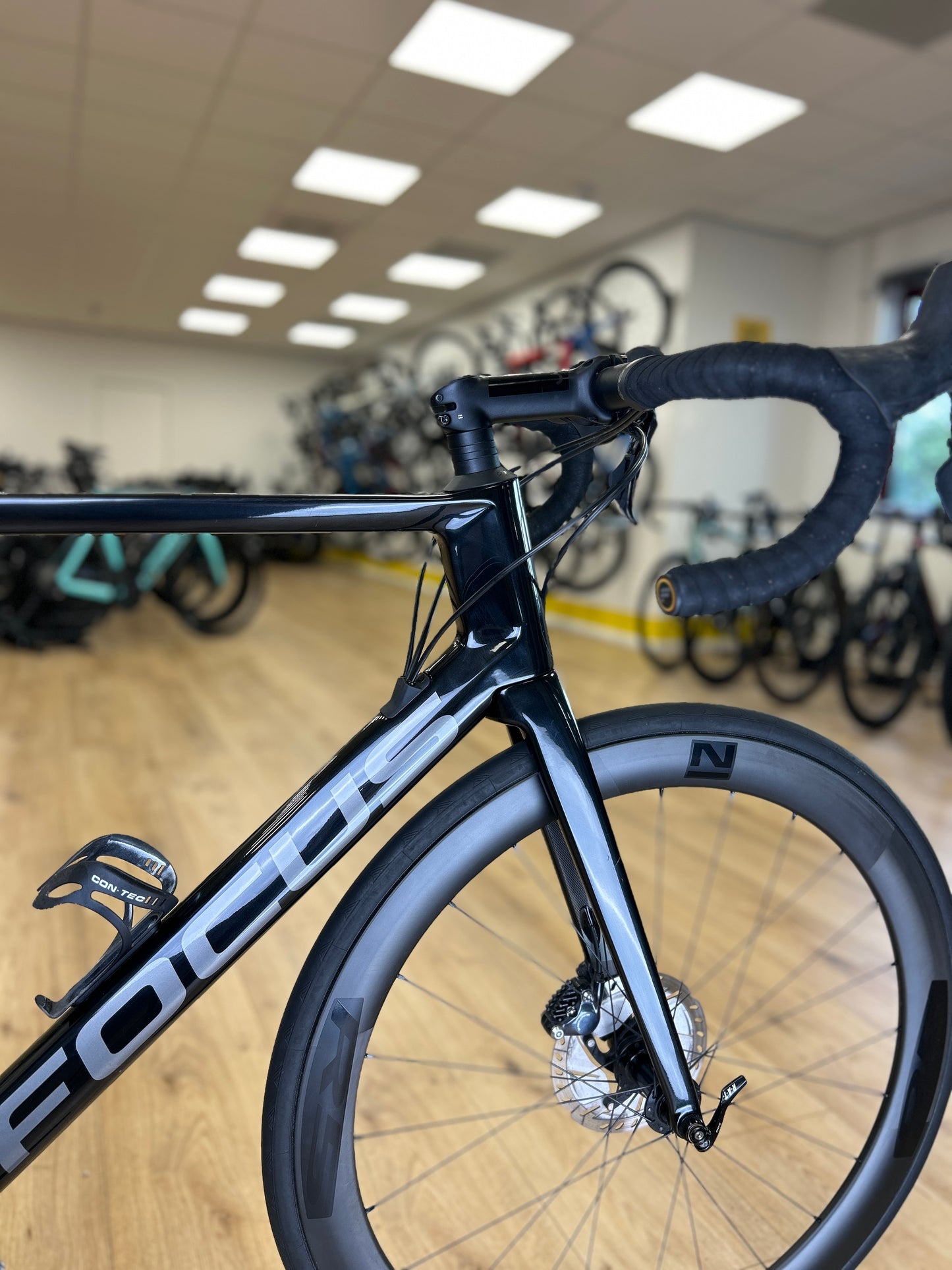Focus Izalco Carbon Disc Racefiets