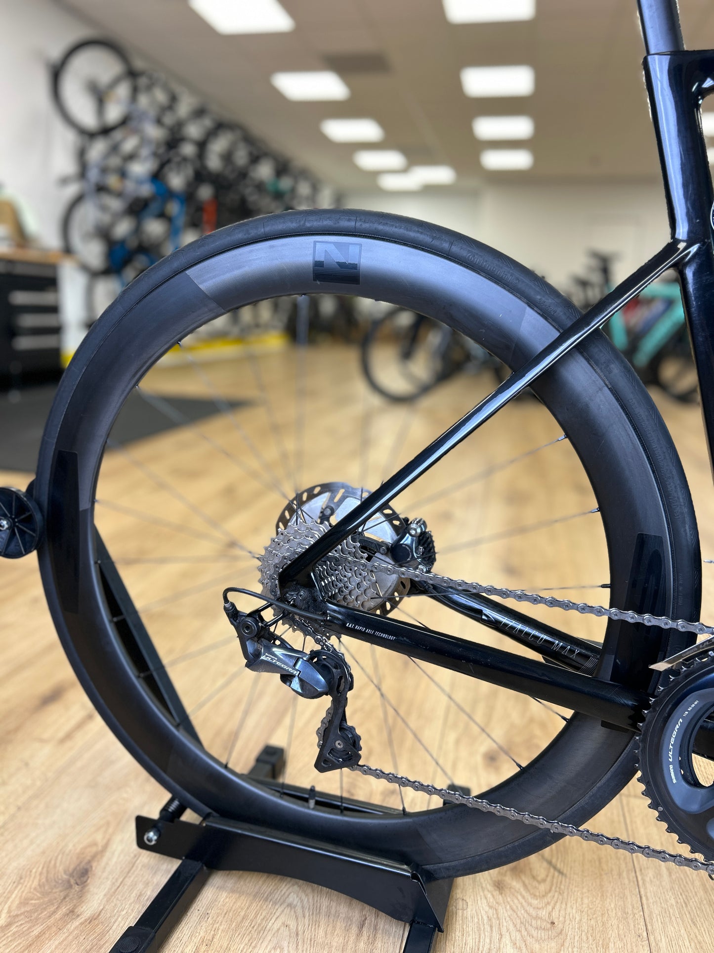 Focus Izalco Carbon Disc Racefiets