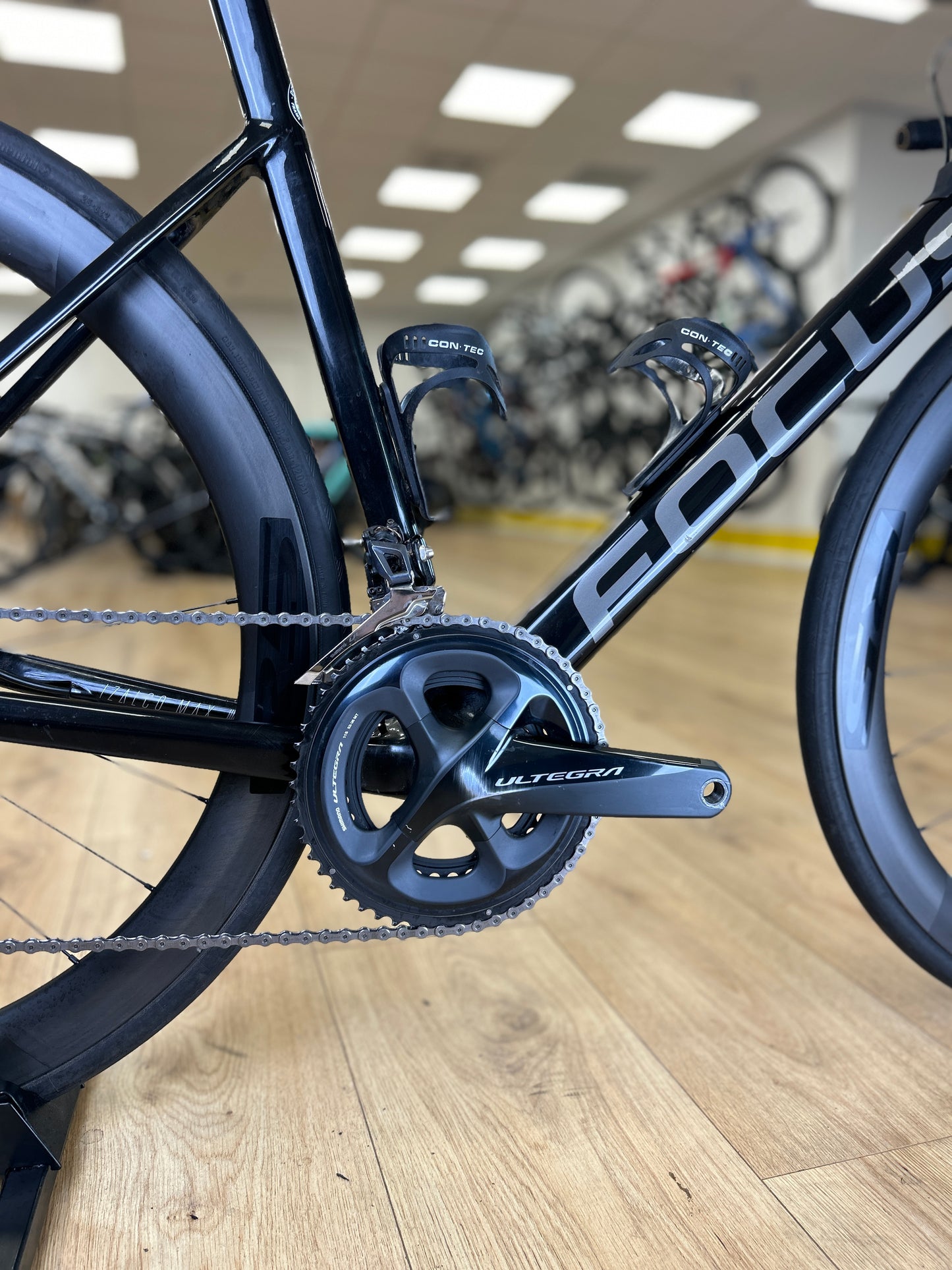 Focus Izalco Carbon Disc Racefiets