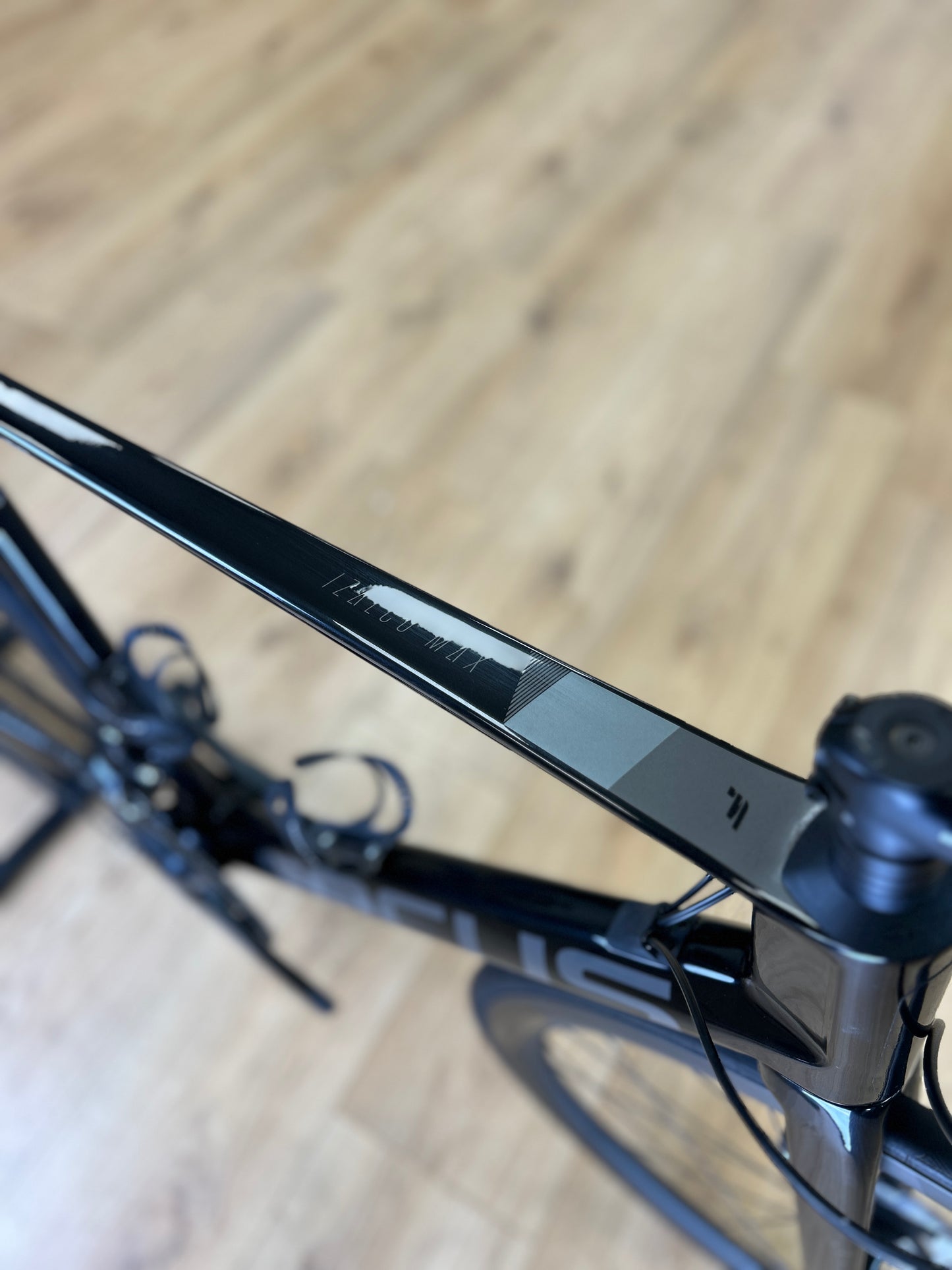 Focus Izalco Carbon Disc Racefiets