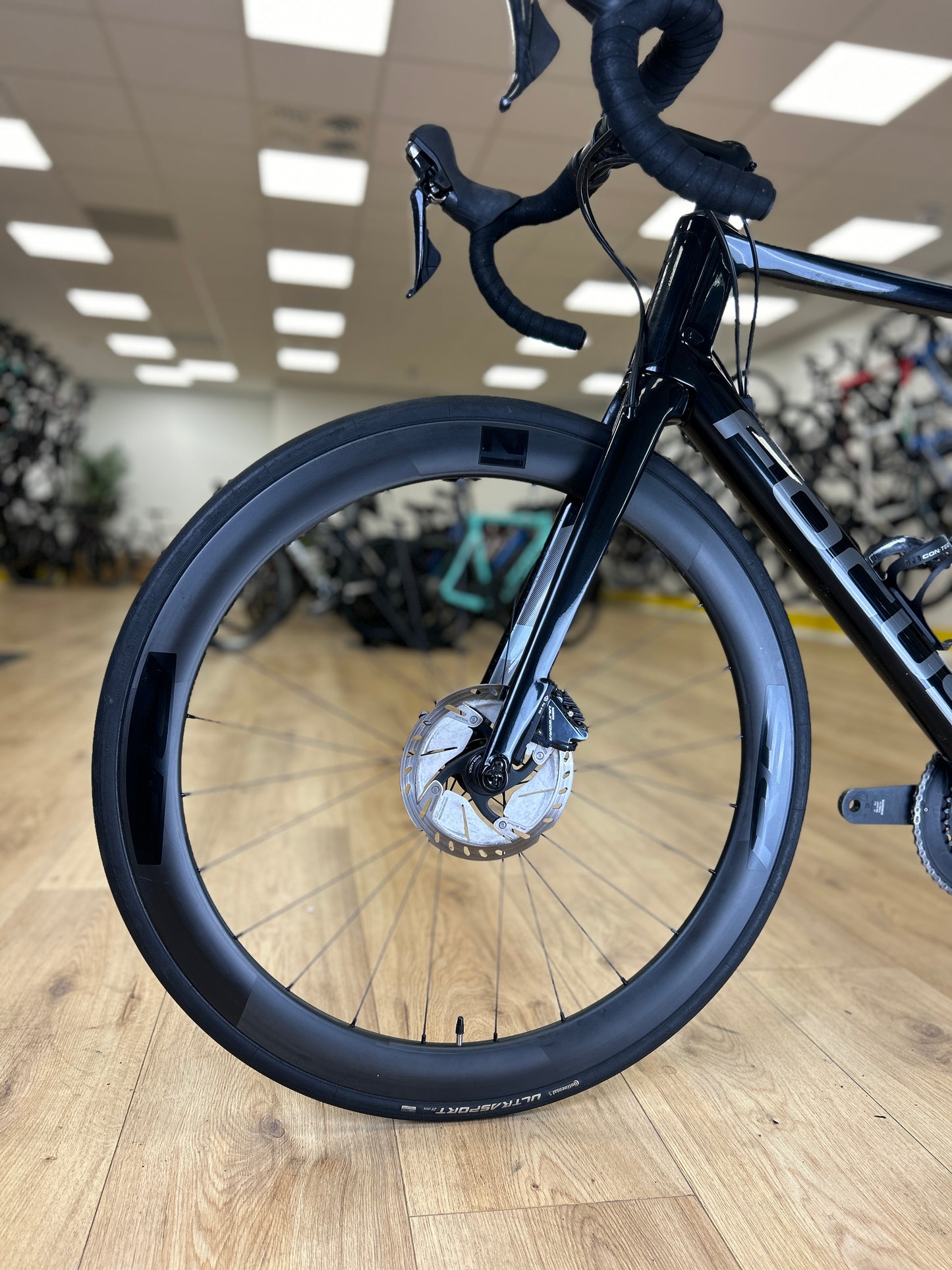 Focus Izalco Carbon Disc Racefiets