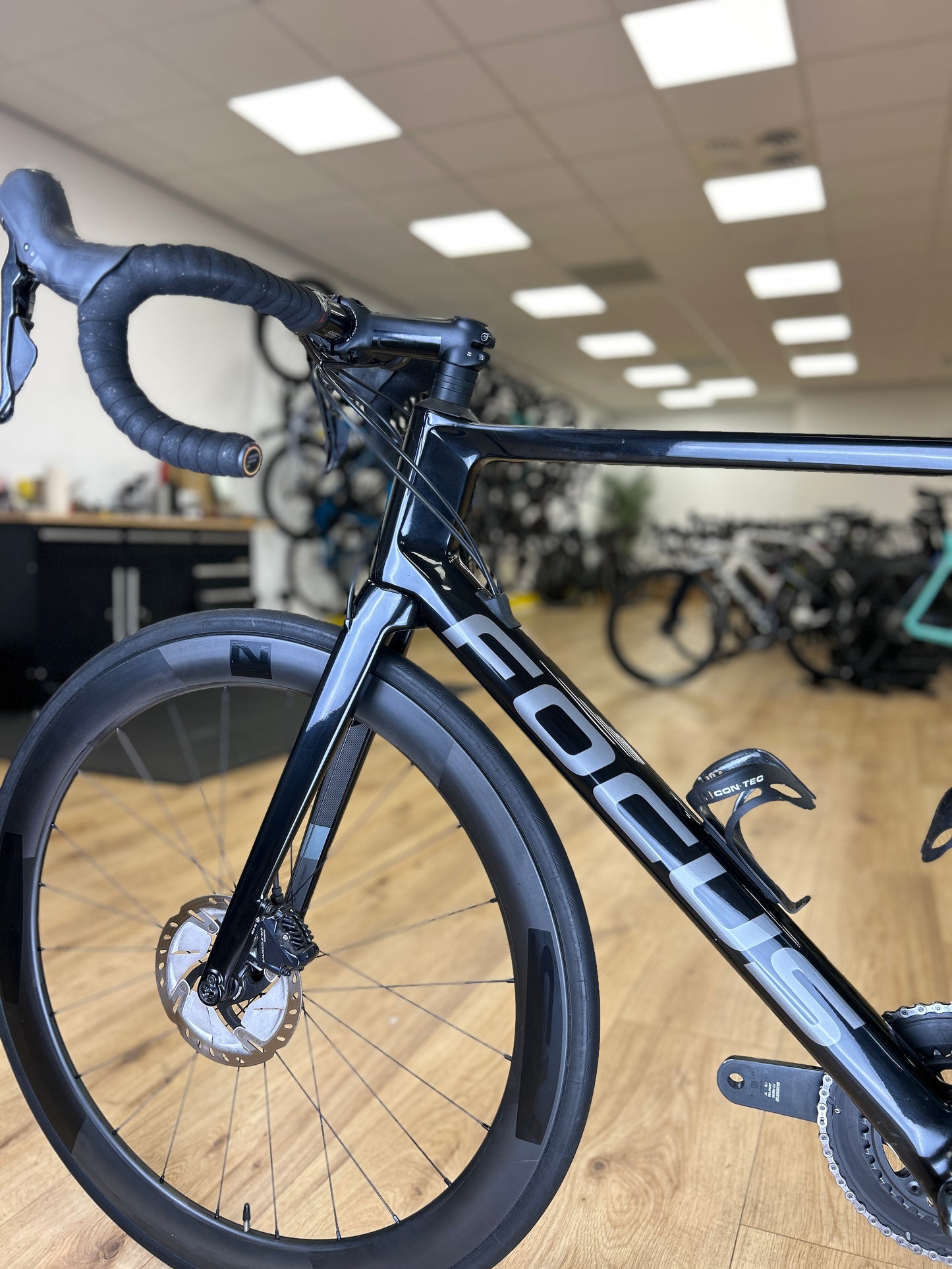 Focus Izalco Carbon Disc Racefiets