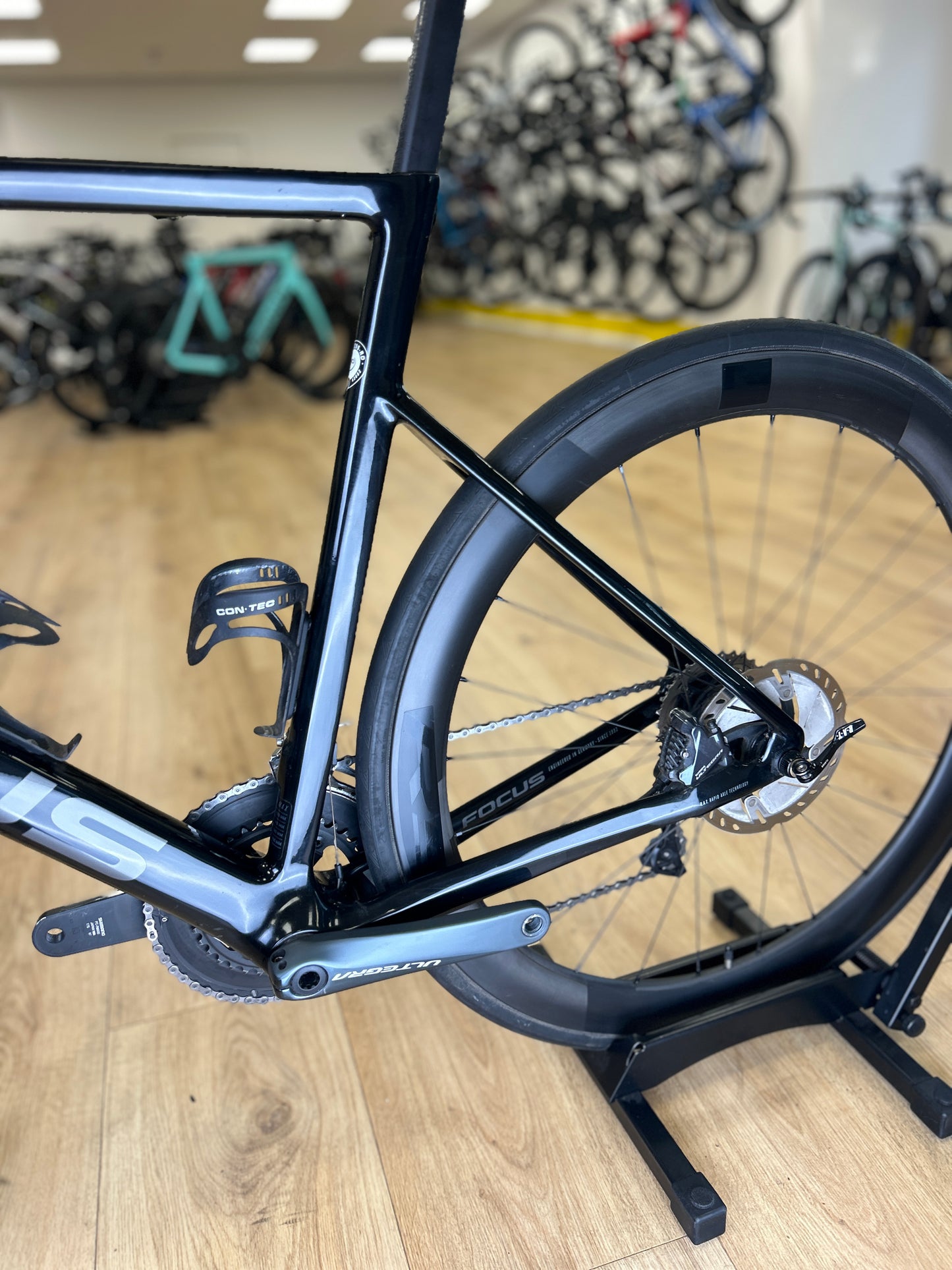 Focus Izalco Carbon Disc Racefiets