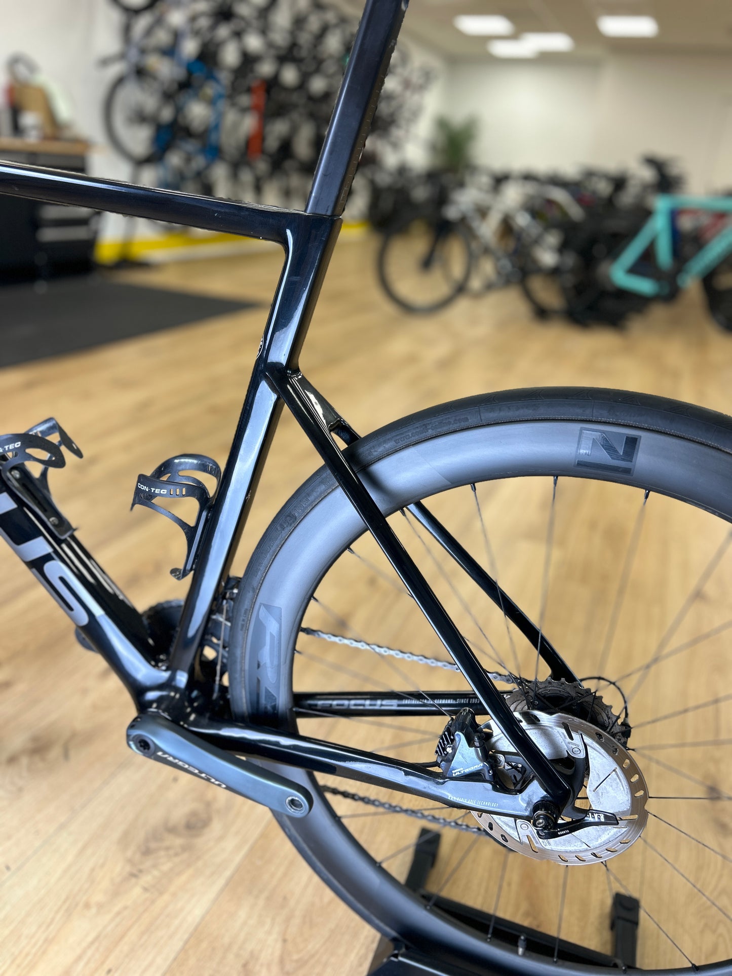 Focus Izalco Carbon Disc Racefiets