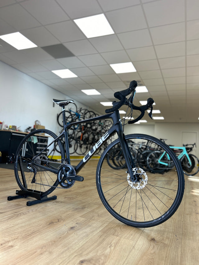 Cube Attain Carbon Disc Racefiets