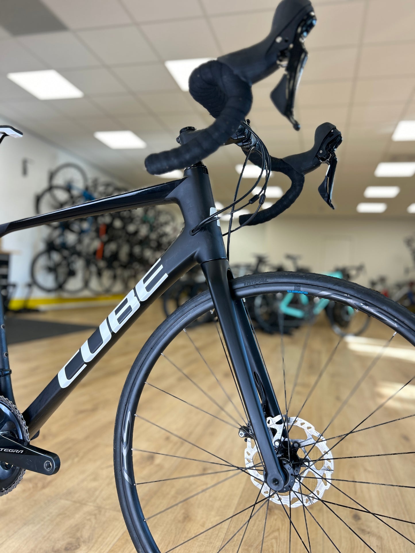 Cube Attain Carbon Disc Racefiets