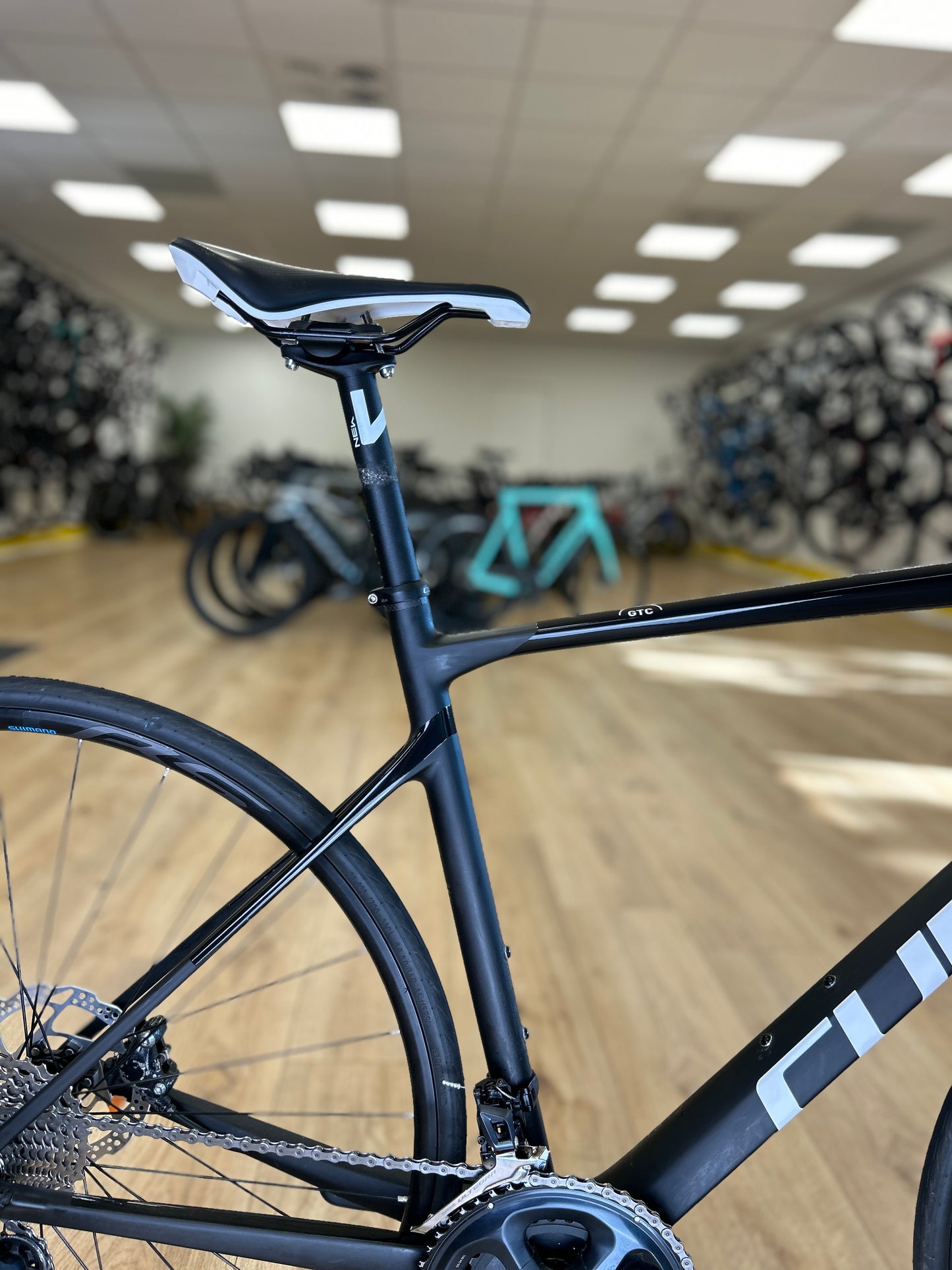 Cube Attain Carbon Disc Racefiets