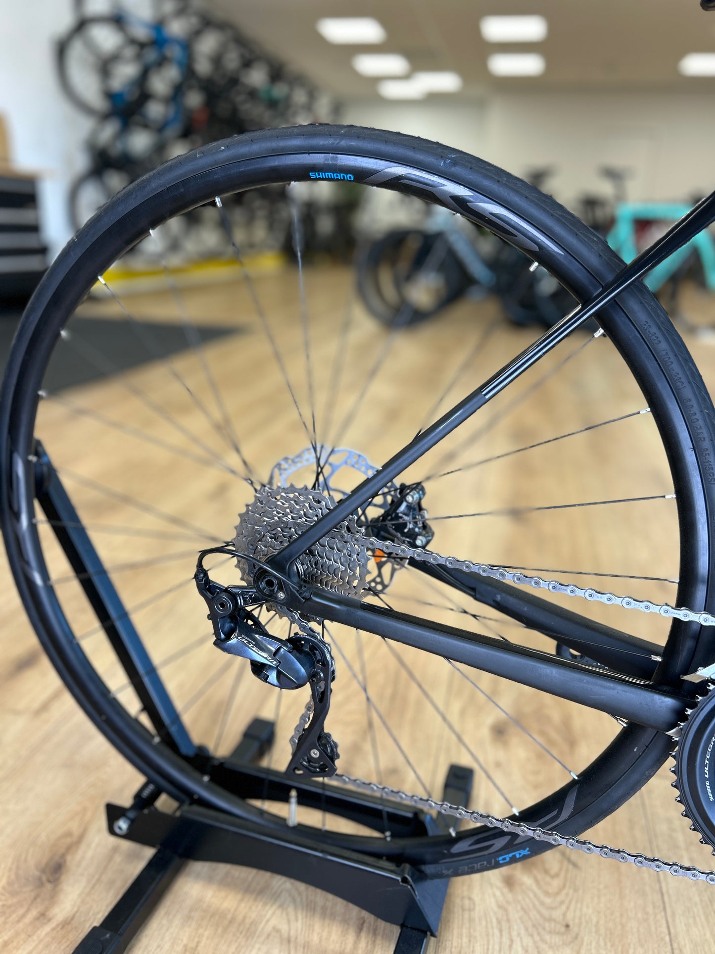 Cube Attain Carbon Disc Racefiets