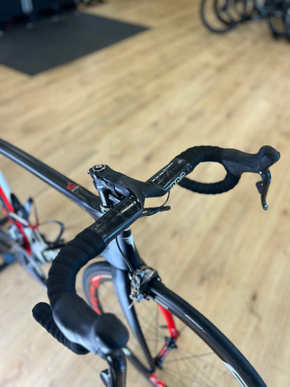 Pinarello F8 DI2 Carbon Disc Racefiets