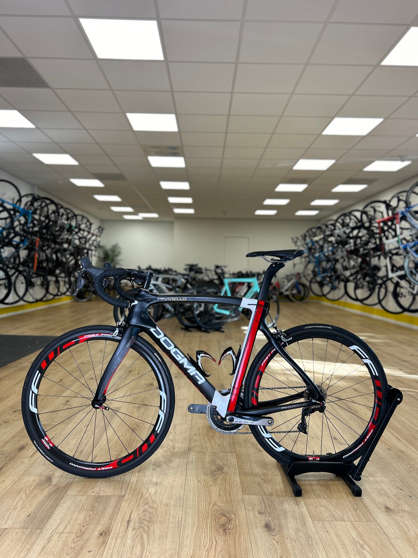 Pinarello F8 DI2 Carbon Disc Racefiets