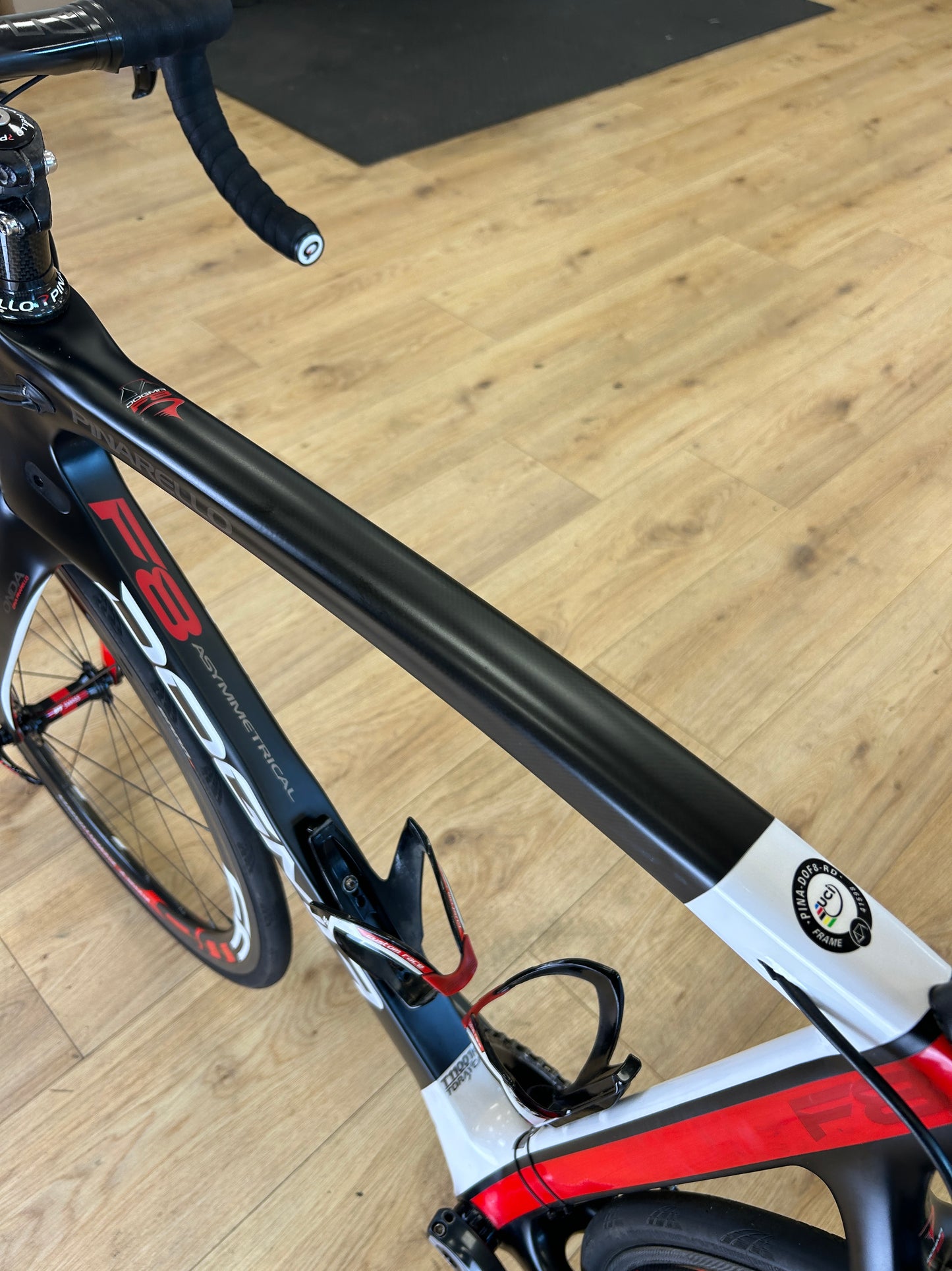 Pinarello F8 DI2 Carbon Disc Racefiets