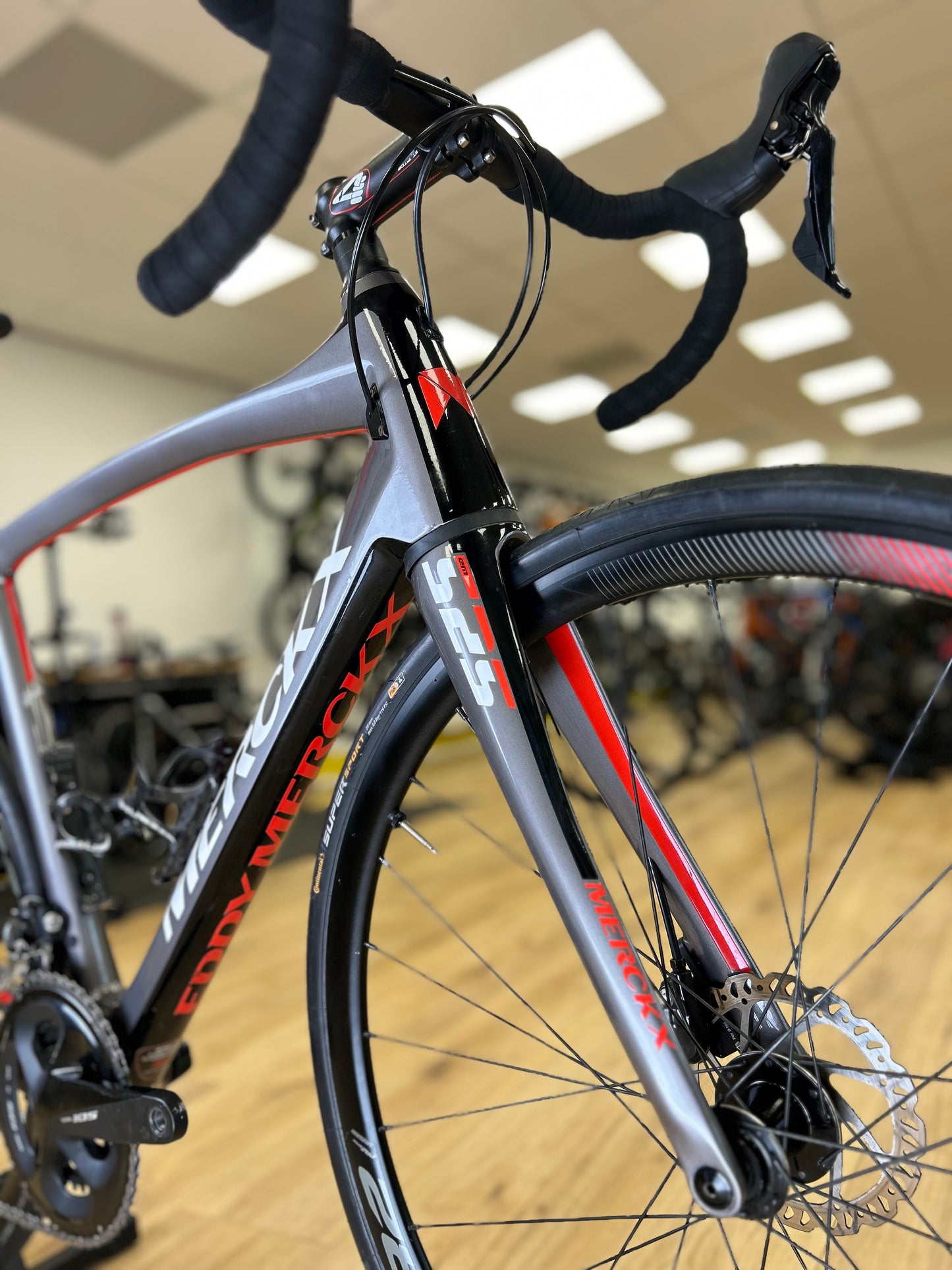 Eddy Merckx EM525 Disc Carbon Racefiets