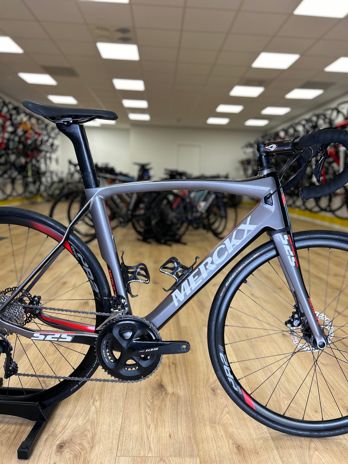 Eddy Merckx EM525 Disc Carbon Racefiets