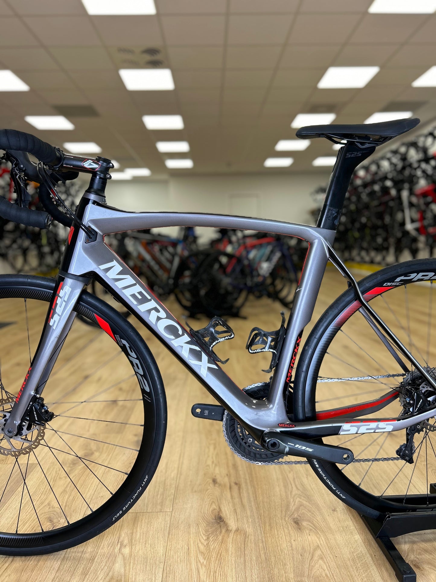 Eddy Merckx EM525 Disc Carbon Racefiets