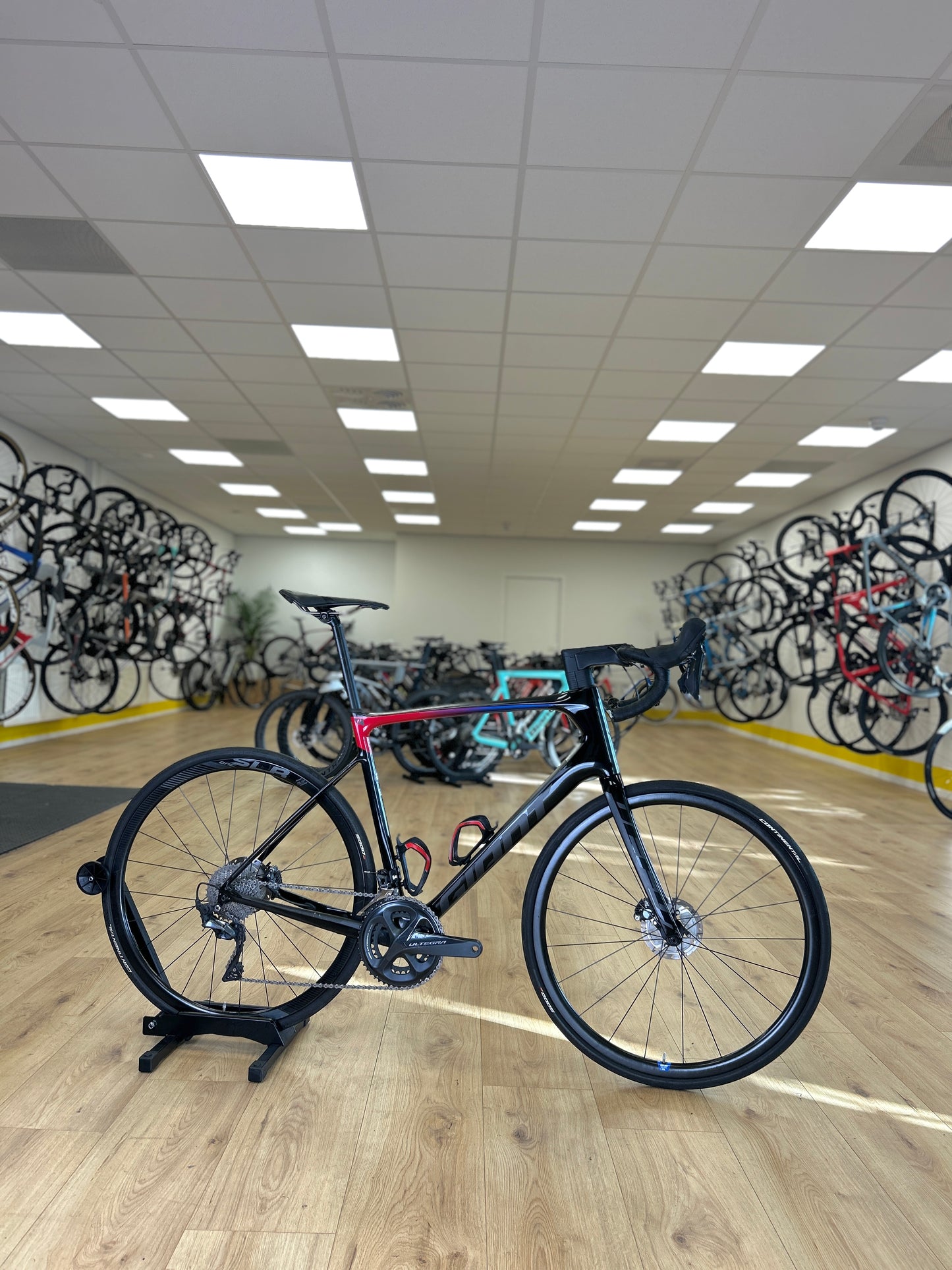Giant Defy Advanced Pro Carbon Disc Racefiets