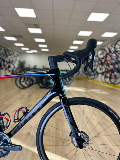 Giant Defy Advanced Pro Carbon Disc Racefiets