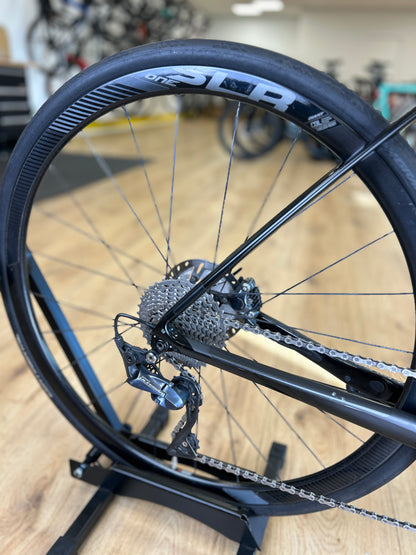 Giant Defy Advanced Pro Carbon Disc Racefiets