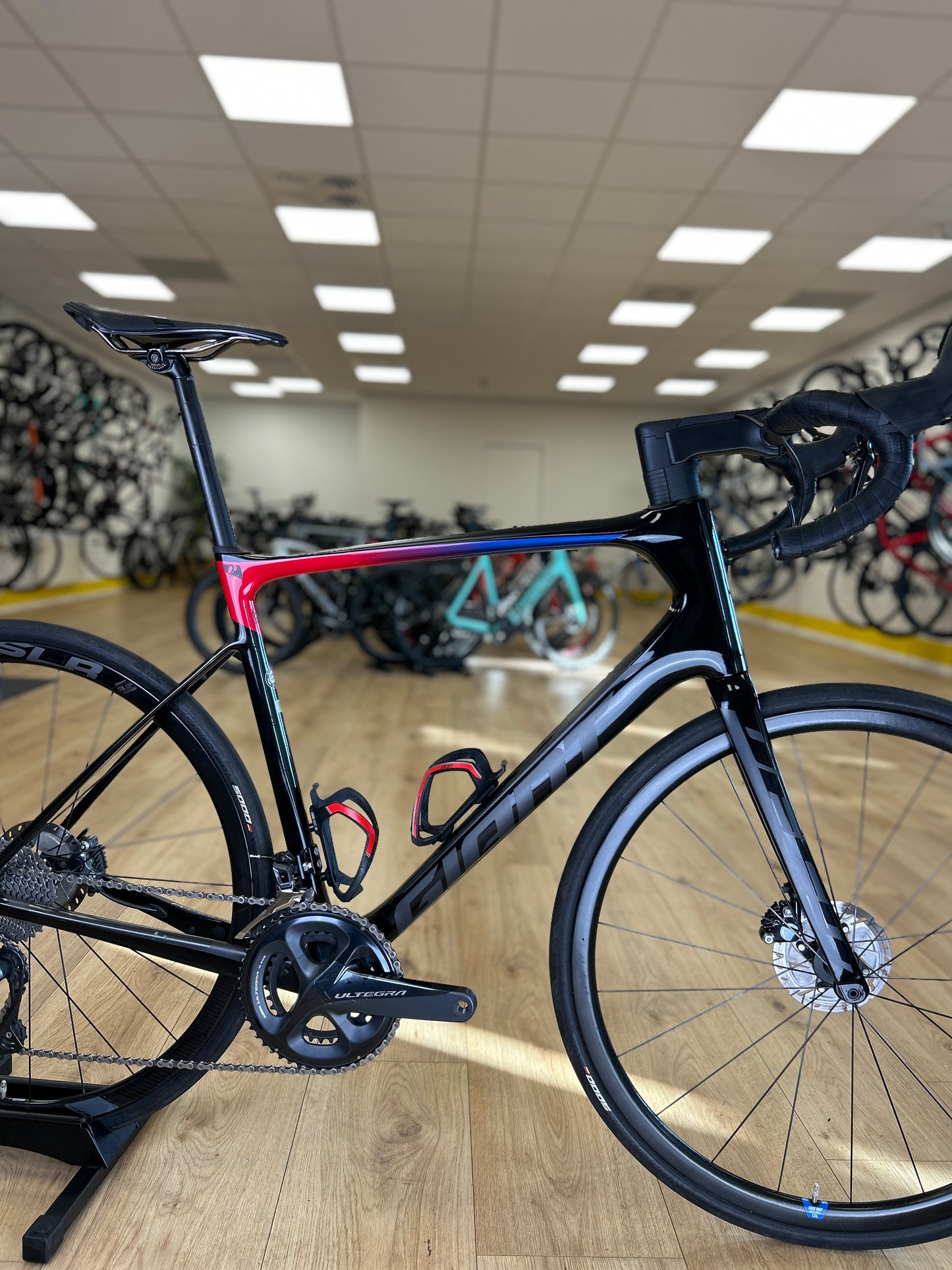 Giant Defy Advanced Pro Carbon Disc Racefiets