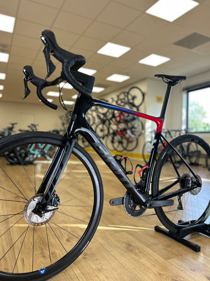 Giant Defy Advanced Pro Carbon Disc Racefiets