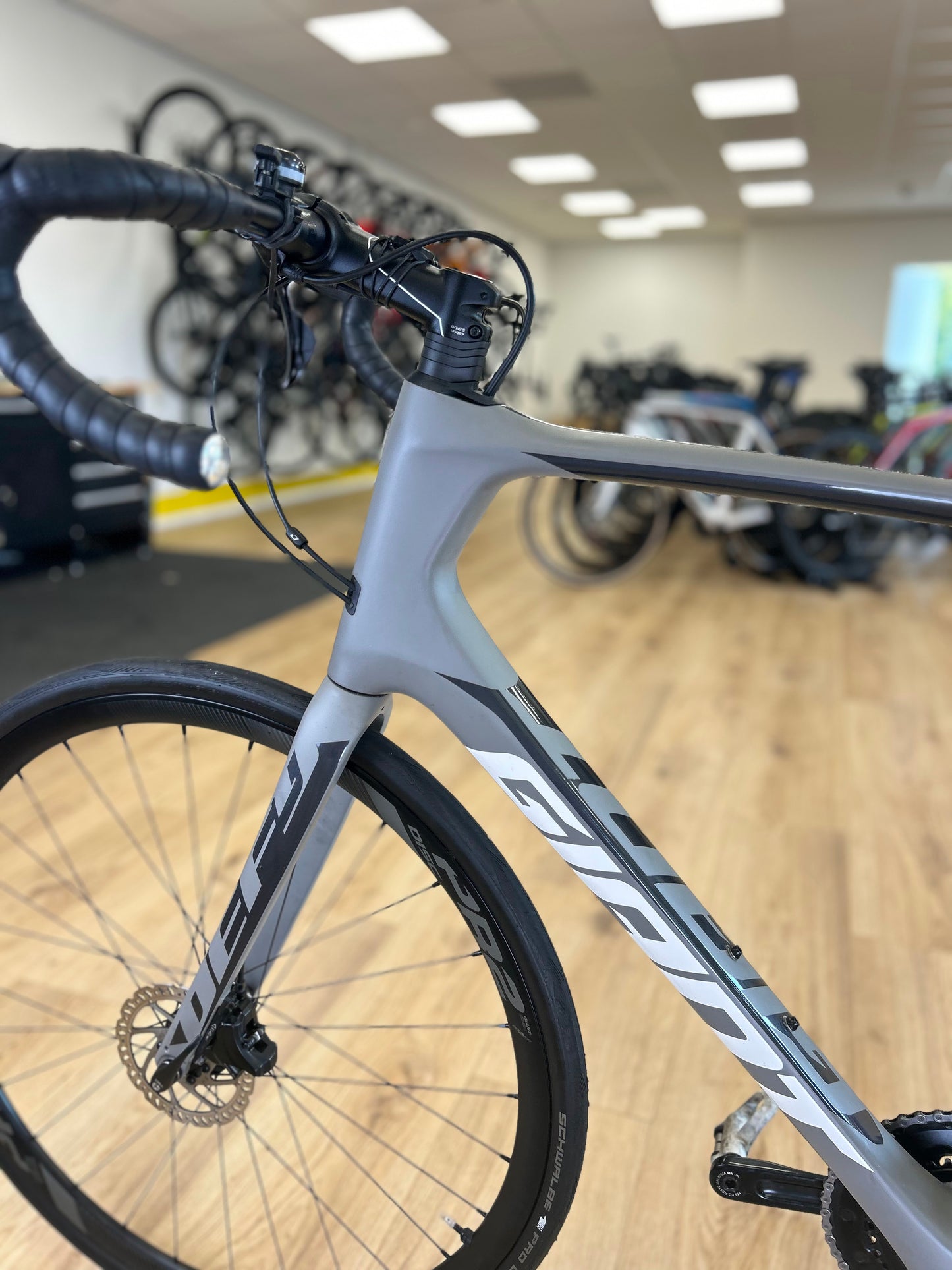 XL Giant Defy Carbon Disc Racefiets