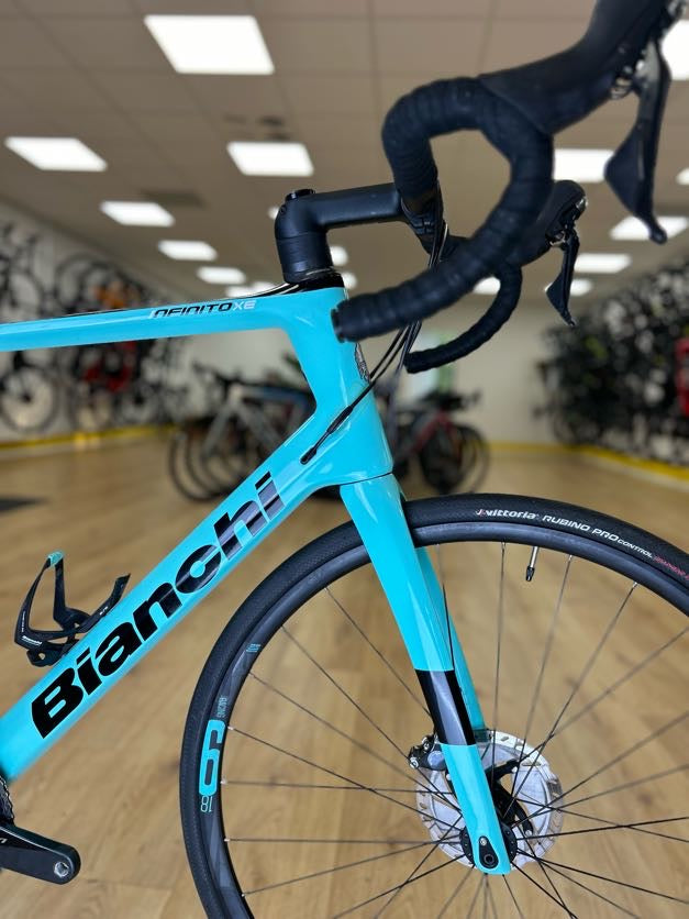 XL Bianchi Infinito XE Ultegra Disc Carbon Racefiets