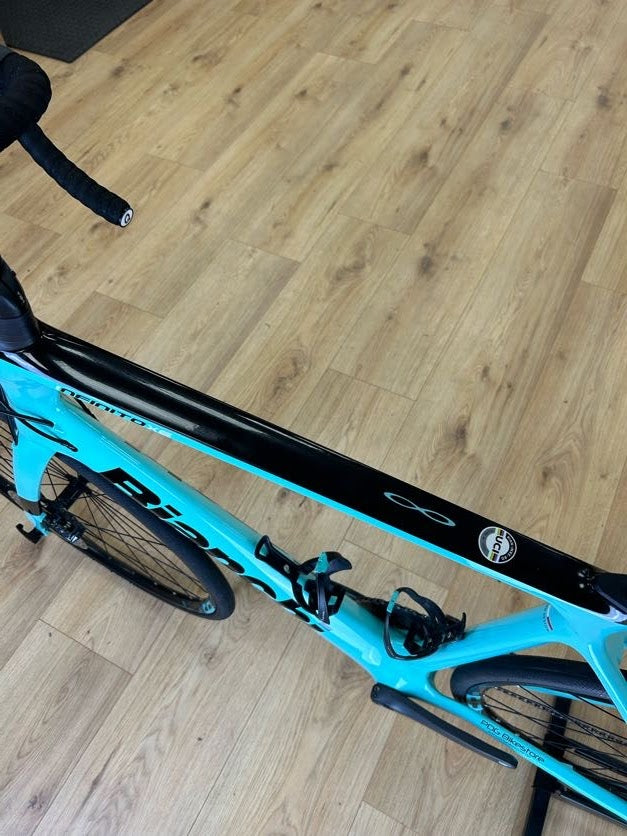 XL Bianchi Infinito XE Ultegra Disc Carbon Racefiets