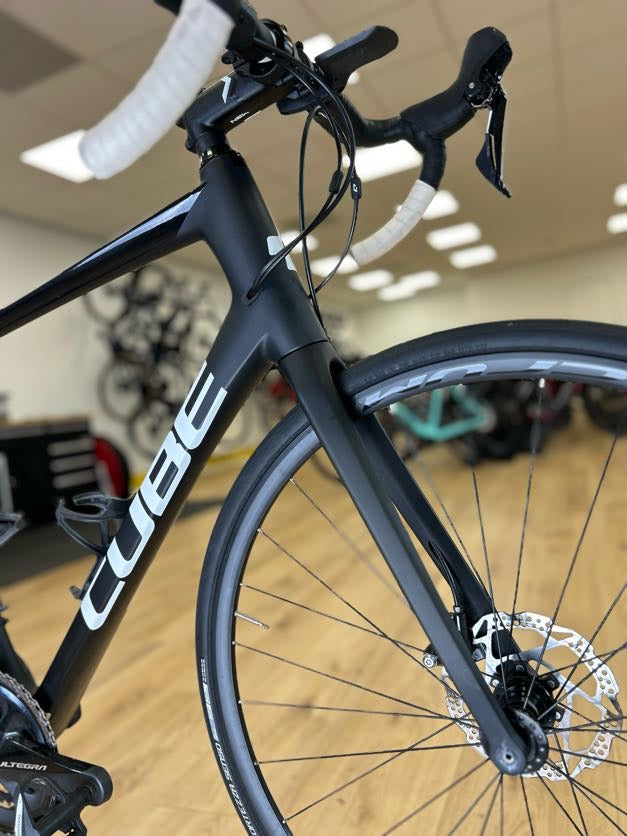 Cube Attain Ultegra Disc Carbon Racefiets