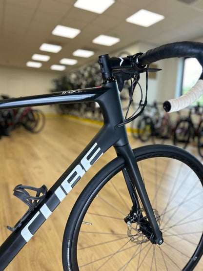 Cube Attain Ultegra Disc Carbon Racefiets