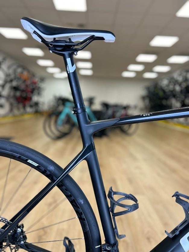 Cube Attain Ultegra Disc Carbon Racefiets