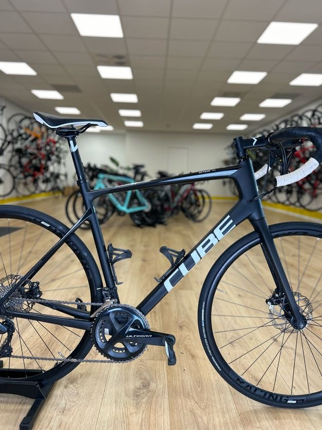 Cube Attain Ultegra Disc Carbon Racefiets