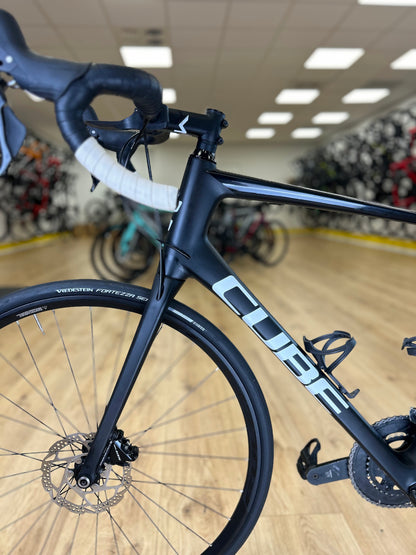 Cube Attain Ultegra Disc Carbon Racefiets