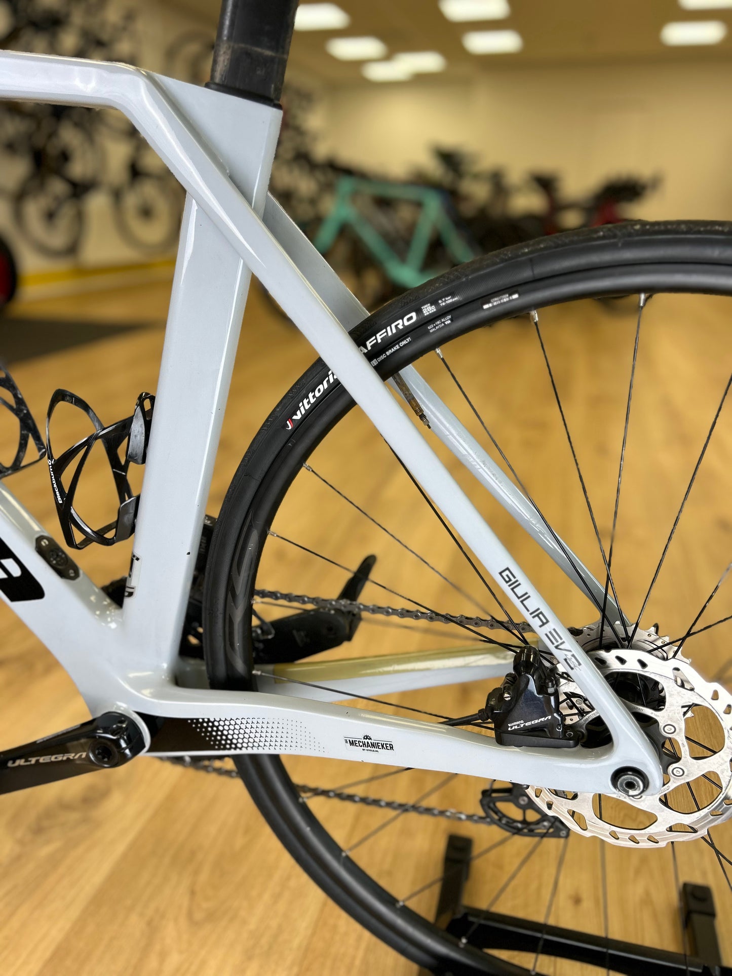 Sensa Giulia Evo Di2 Ultegra Disc Powermeter Racefiets