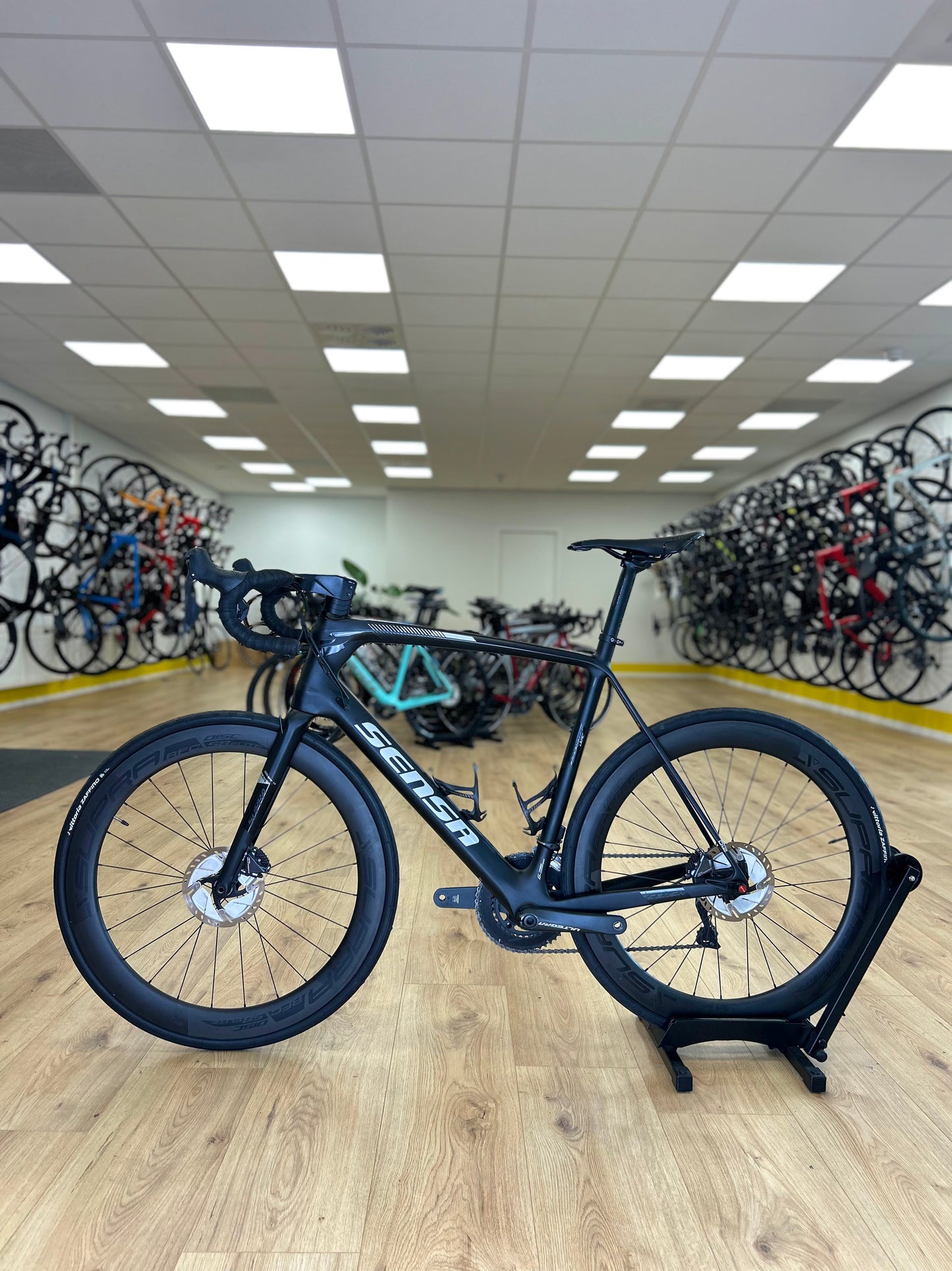 Sensa Giulia Di2 Ultegra Disc Carbon Racefiets